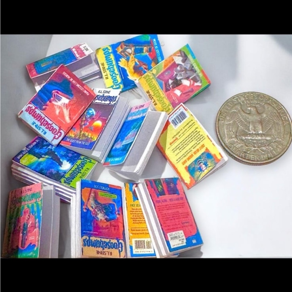 Dollhouse Miniature Goosebumps Books (1:12 Scale) Set of 10, Miniature Books Set